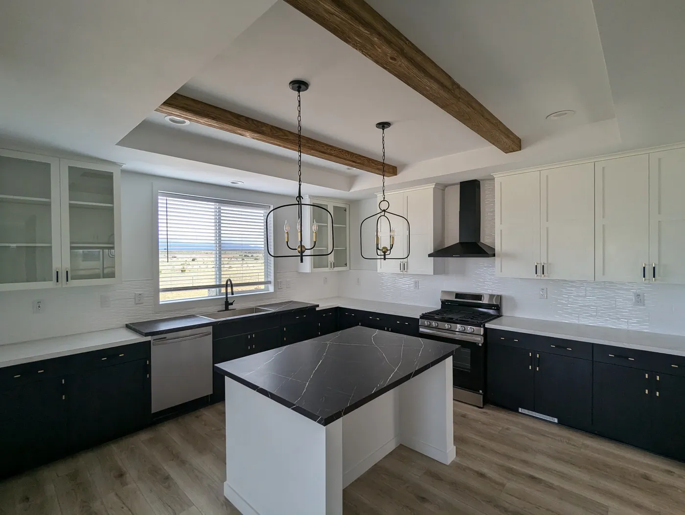 The LULABELLE 4 Exterior. This Manufactured Mobile Home features 4 bedrooms and 2.5 baths.