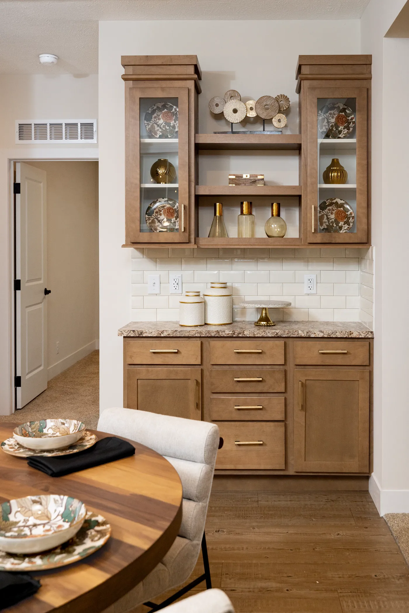 The MCCANN BLVD 6830-MS070 SECT Optional Features. This Manufactured Mobile Home features 3 bedrooms and 2 baths.