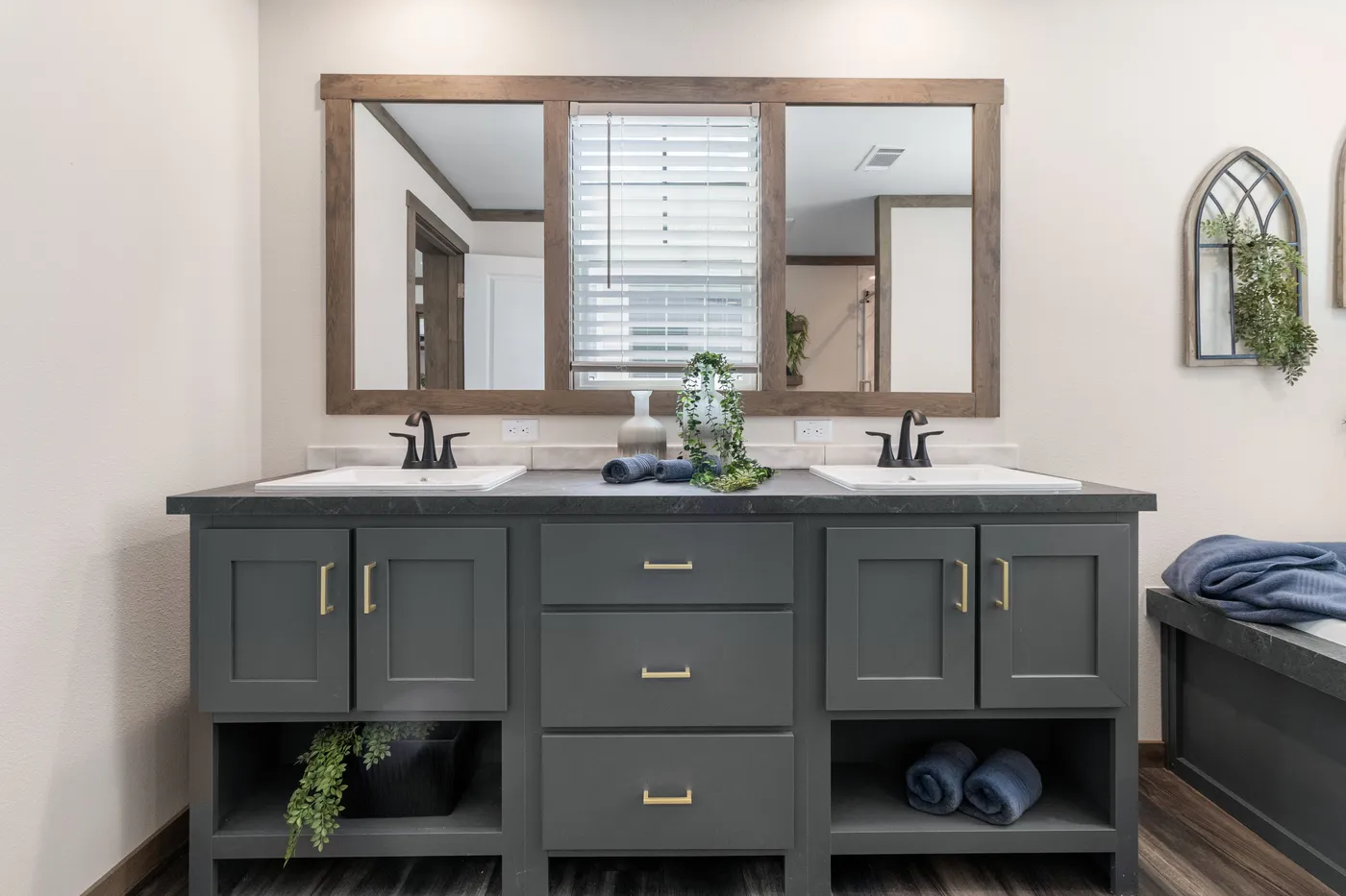 The FARM 4 FLEX Primary Bathroom. This Manufactured Mobile Home features 4 bedrooms and 3 baths.