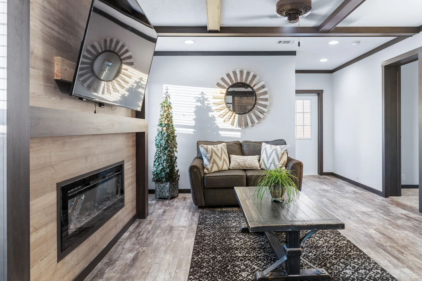 The BOUJEE XL Foyer. This Manufactured Mobile Home features 4 bedrooms and 3 baths.