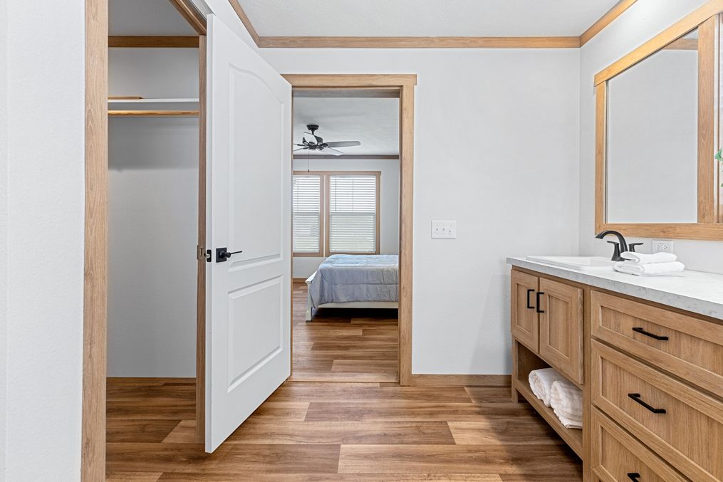 The HARPER Guest Bathroom. This Manufactured Mobile Home features 3 bedrooms and 2 baths.