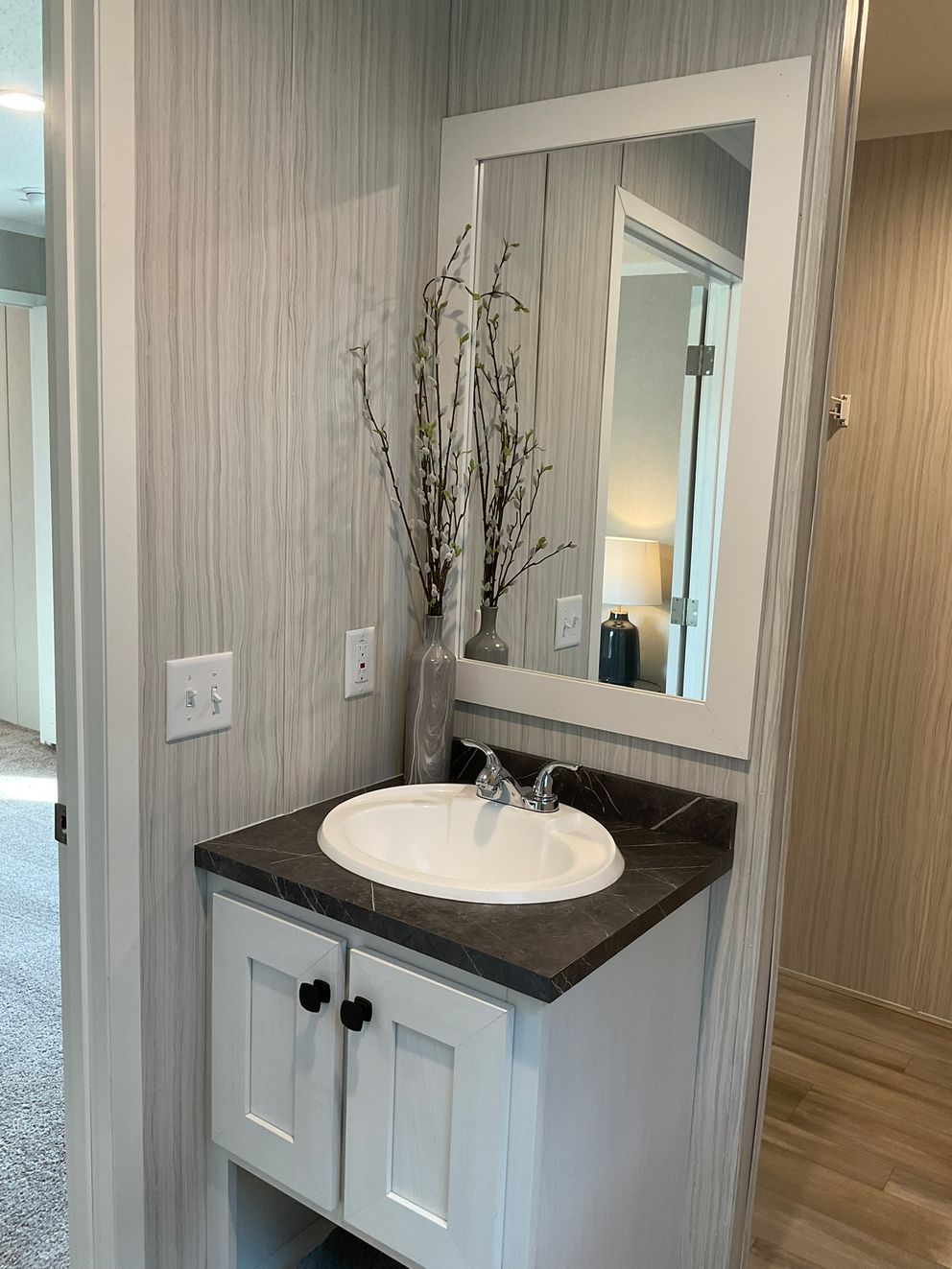 The PERIDOT 66 Primary Bathroom.