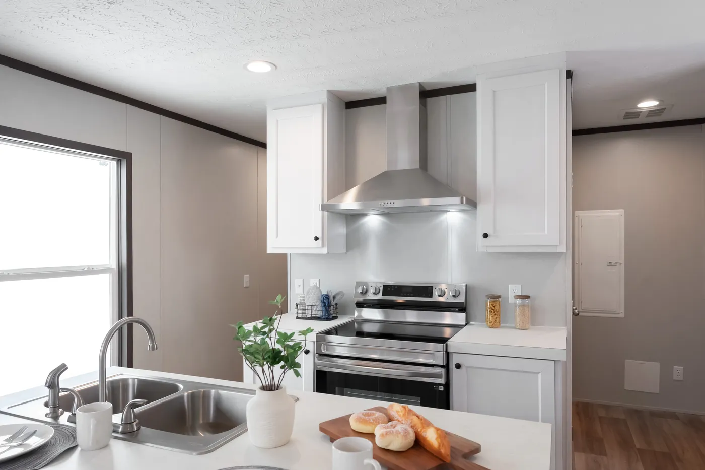 The DYNAMIC Kitchen. This Manufactured Mobile Home features 3 bedrooms and 2 baths.