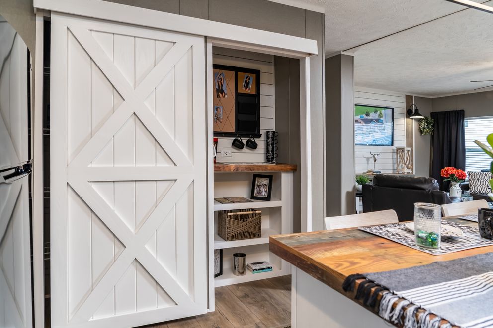The SAVANNAH BREEZE Exterior. This Manufactured Mobile Home features 3 bedrooms and 2 baths.