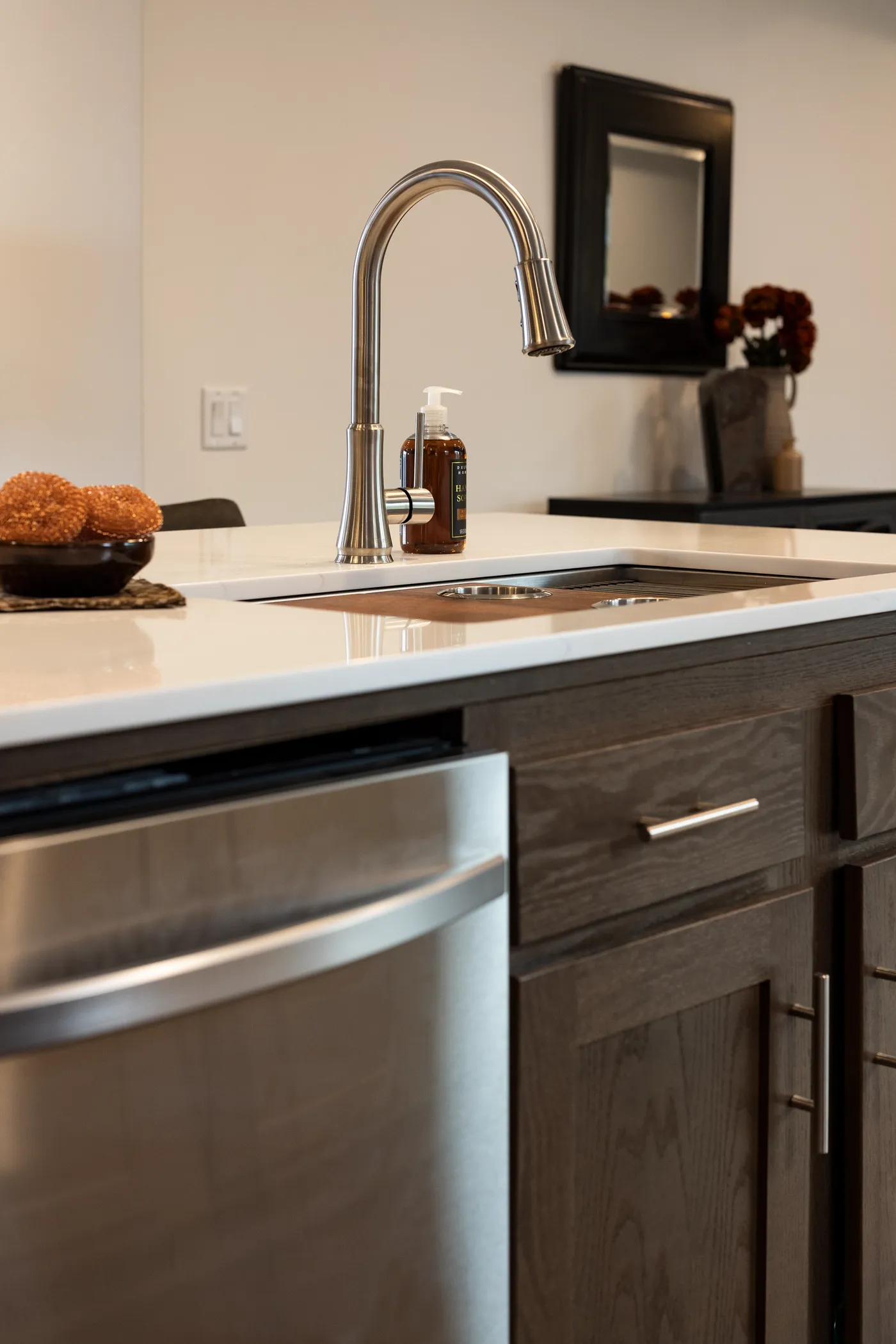 The LEGEND 78 Kitchen. This Manufactured Mobile Home features 3 bedrooms and 2 baths.