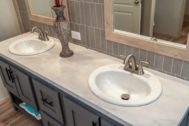The RIO Primary Bathroom. This Manufactured Mobile Home features 3 bedrooms and 2 baths.