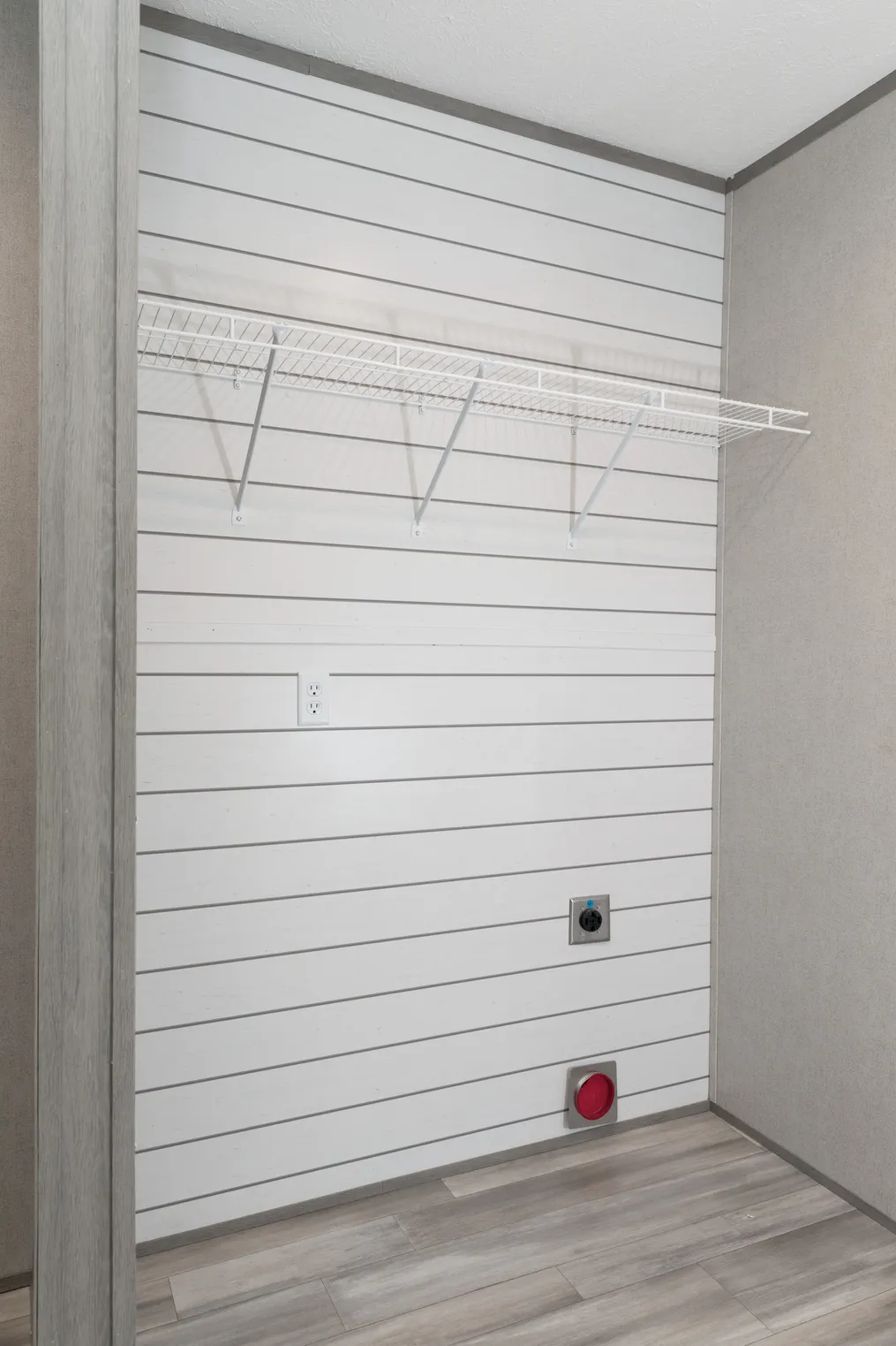 The BLAZER 66 F Utility Room. This Manufactured Mobile Home features 3 bedrooms and 2 baths.