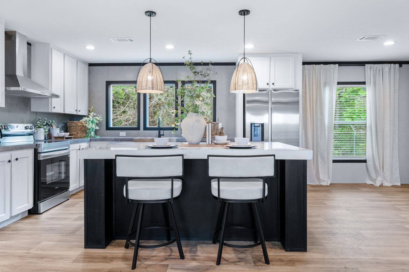 The ABSOLUTE VALUE Kitchen. This Manufactured Mobile Home features 4 bedrooms and 2 baths.
