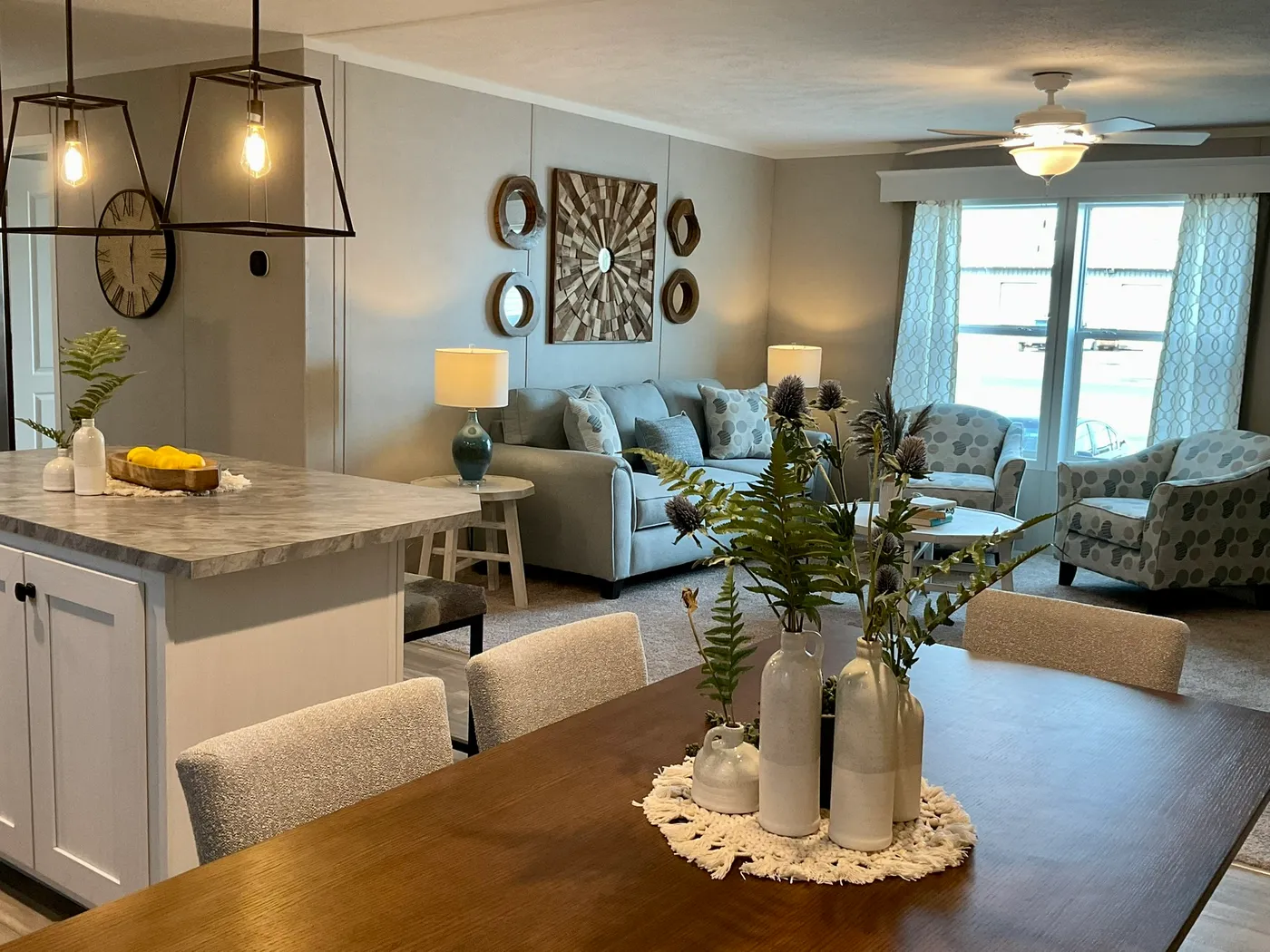 The AMETHYST Dining Area. This Manufactured Mobile Home features 3 bedrooms and 2 baths.