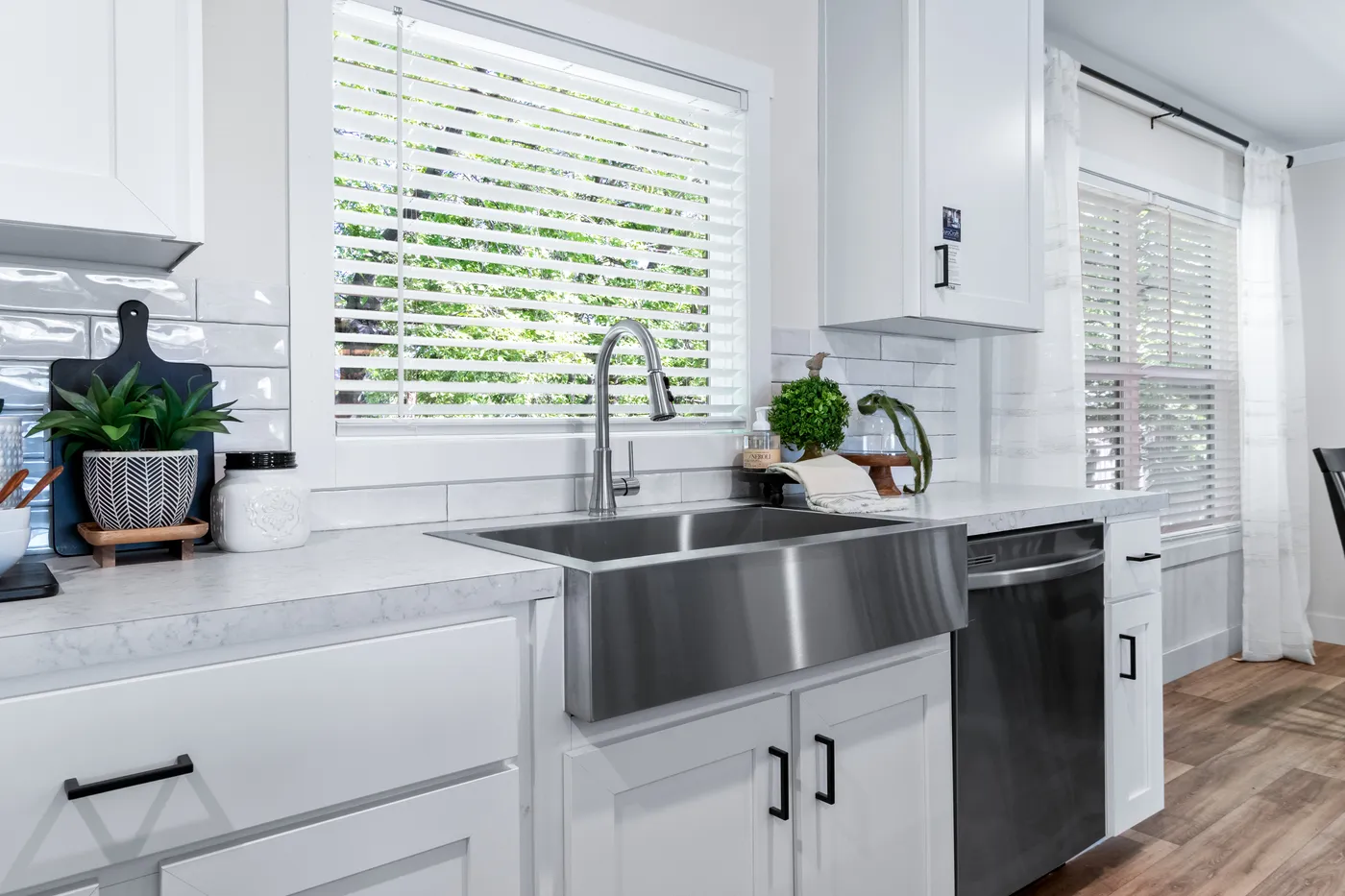 The FARM 4 FLEX ELITE Kitchen. This Manufactured Mobile Home features 4 bedrooms and 3 baths.