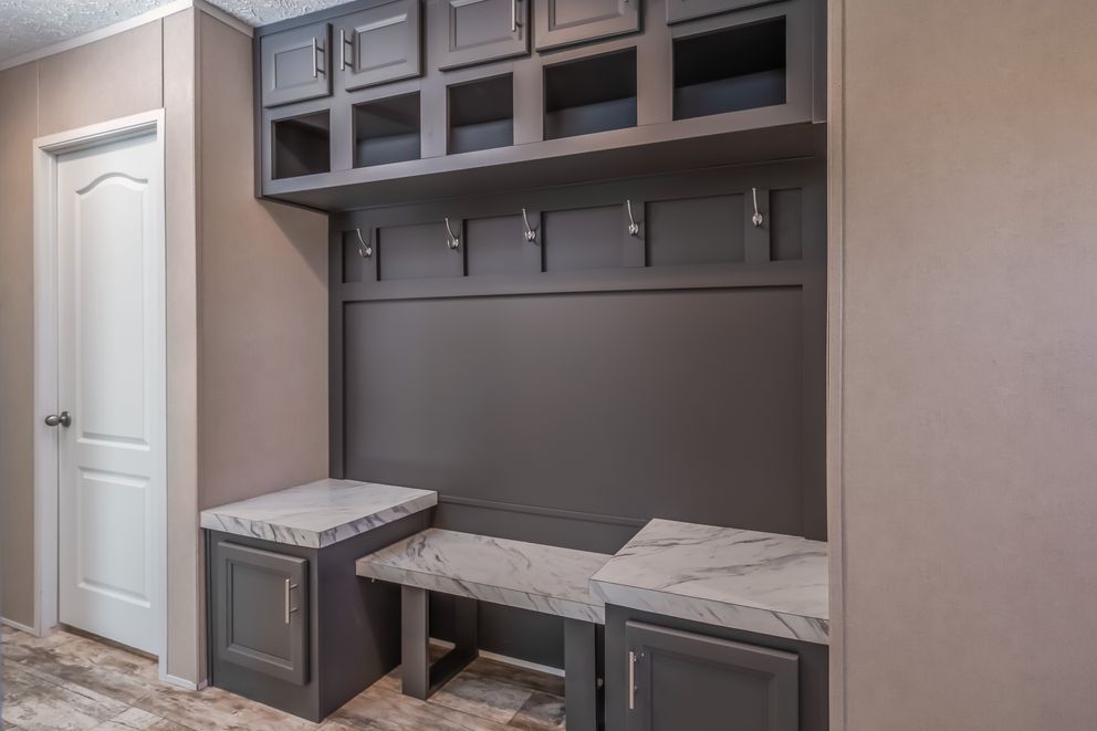 The STELLA Optional Features. This Manufactured Mobile Home features 3 bedrooms and 2 baths.