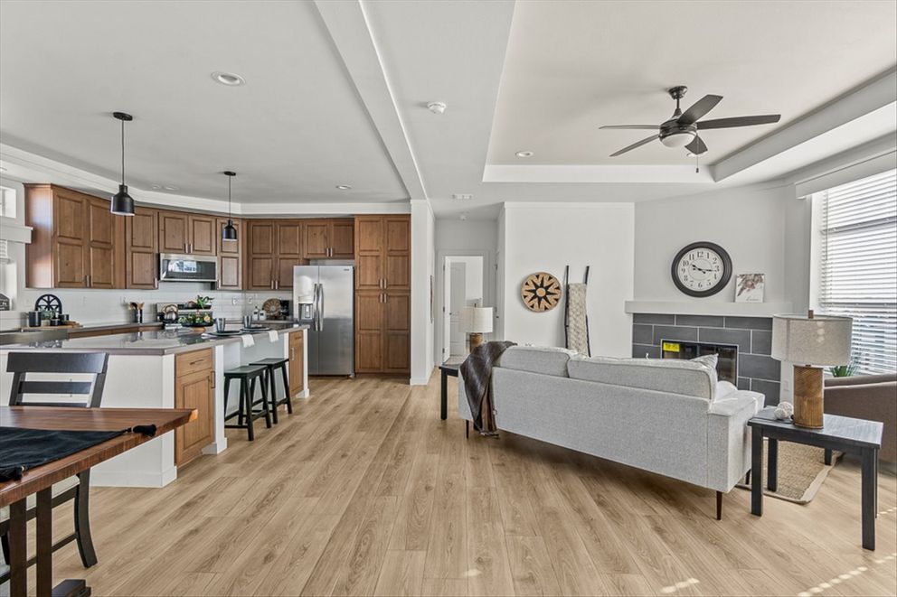 The TU3076A MEGA TUNDRA Kitchen. This Manufactured Mobile Home features 4 bedrooms and 2 baths.