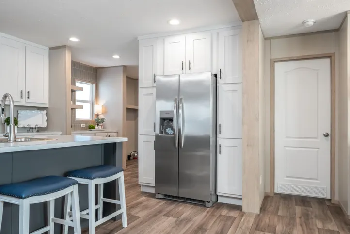 The MOROCCO Exterior. This Manufactured Mobile Home features 4 bedrooms and 2 baths.