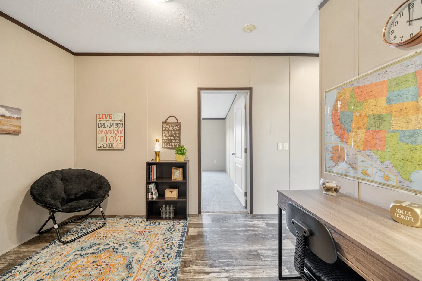 The GARNET Flex. This Manufactured Mobile Home features 3 bedrooms and 2 baths.