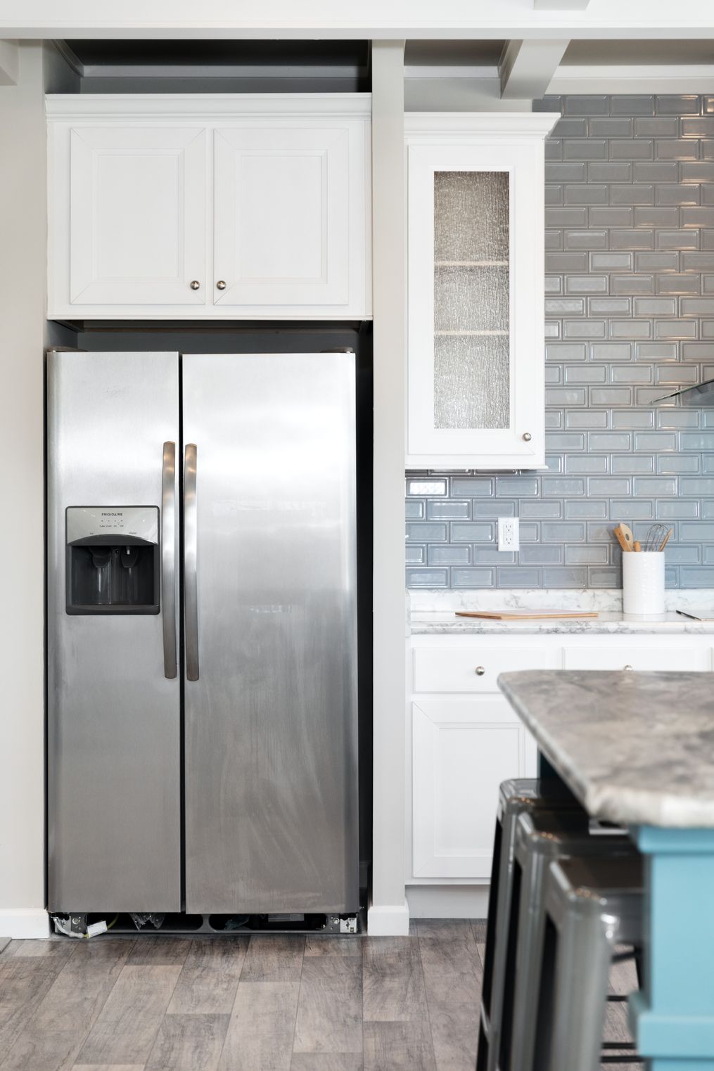 The SUPER 68 ELITE Kitchen. This Manufactured Mobile Home features 3 bedrooms and 2 baths.