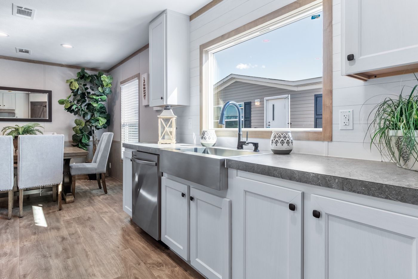 The PT 78 Kitchen. This Manufactured Mobile Home features 3 bedrooms and 2 baths.