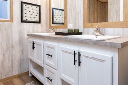 The SYDNEY 8016-1076 Master Bathroom. This Manufactured Mobile Home features 3 bedrooms and 2 baths.