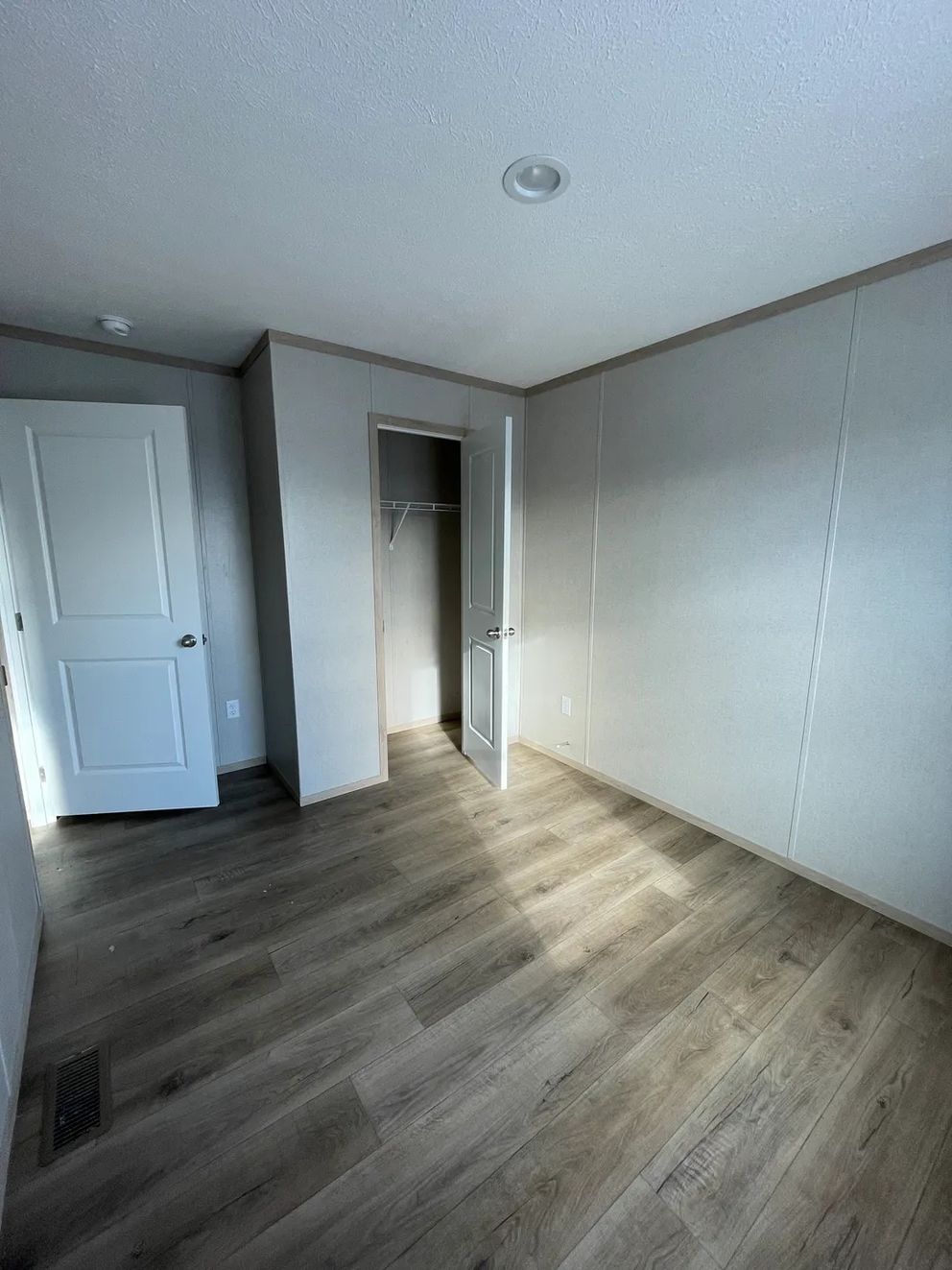 The JADE 48 Guest Bedroom. This Manufactured Mobile Home features 3 bedrooms and 2 baths.