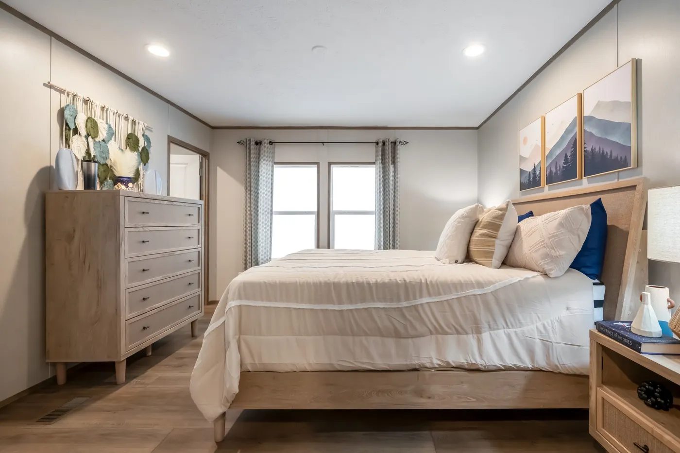 The VISTA Primary Bedroom. This Manufactured Mobile Home features 3 bedrooms and 2 baths.