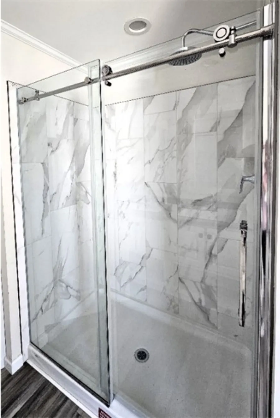 The SPINEL 64 Primary Bathroom. This Manufactured Mobile Home features 3 bedrooms and 2 baths.