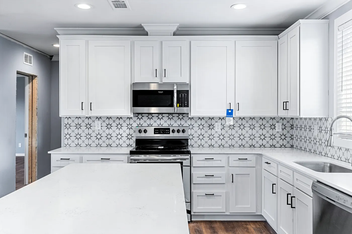 The THE MATTERHORN Kitchen. This Manufactured Mobile Home features 3 bedrooms and 2 baths.