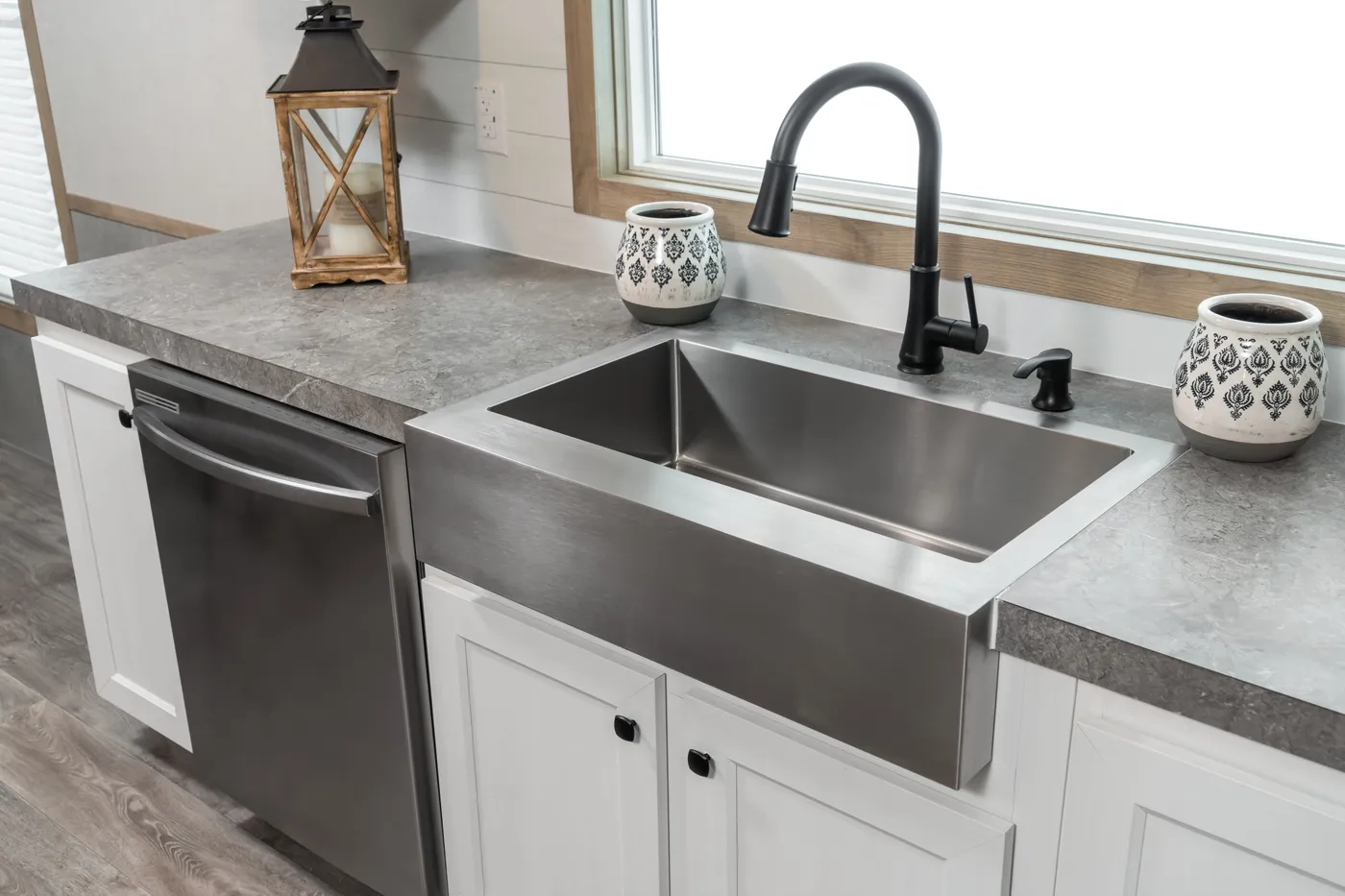 The PT 78 Kitchen. This Manufactured Mobile Home features 3 bedrooms and 2 baths.