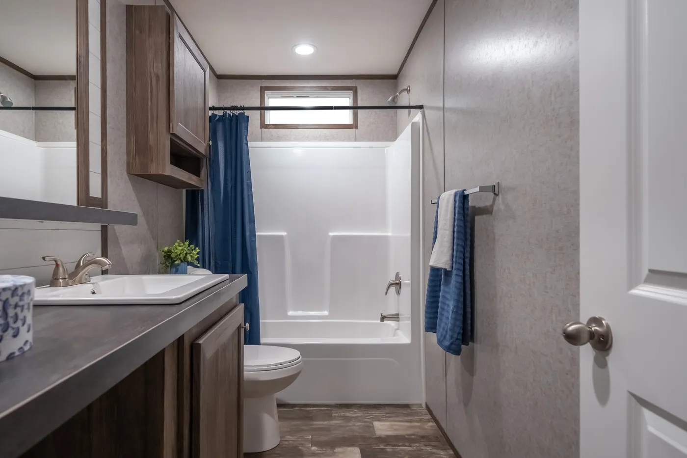 The LOCKLEAR Exterior. This Manufactured Mobile Home features 4 bedrooms and 2 baths.