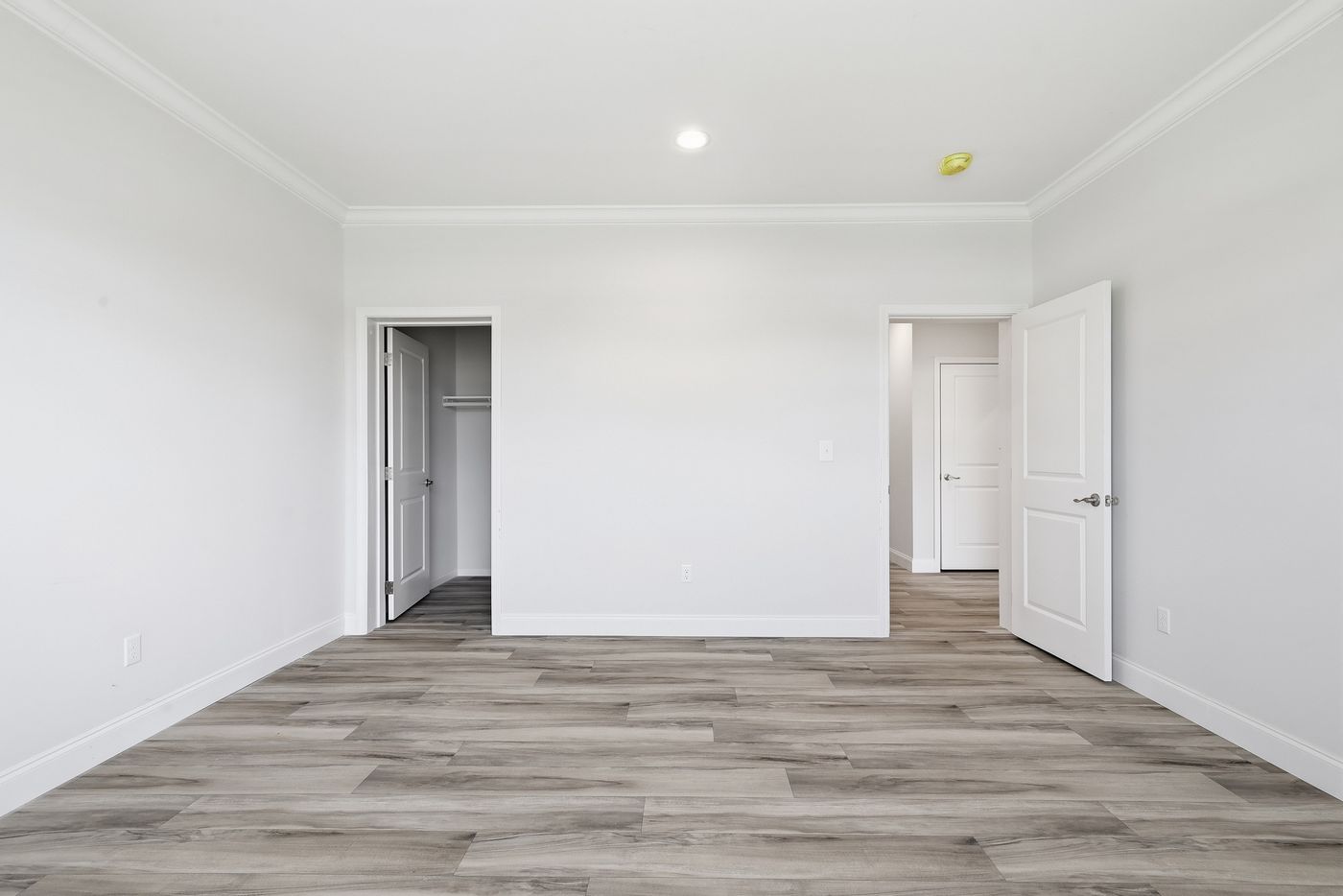 The THE SUMMIT Guest Bedroom. This Manufactured Mobile Home features 3 bedrooms and 2 baths.