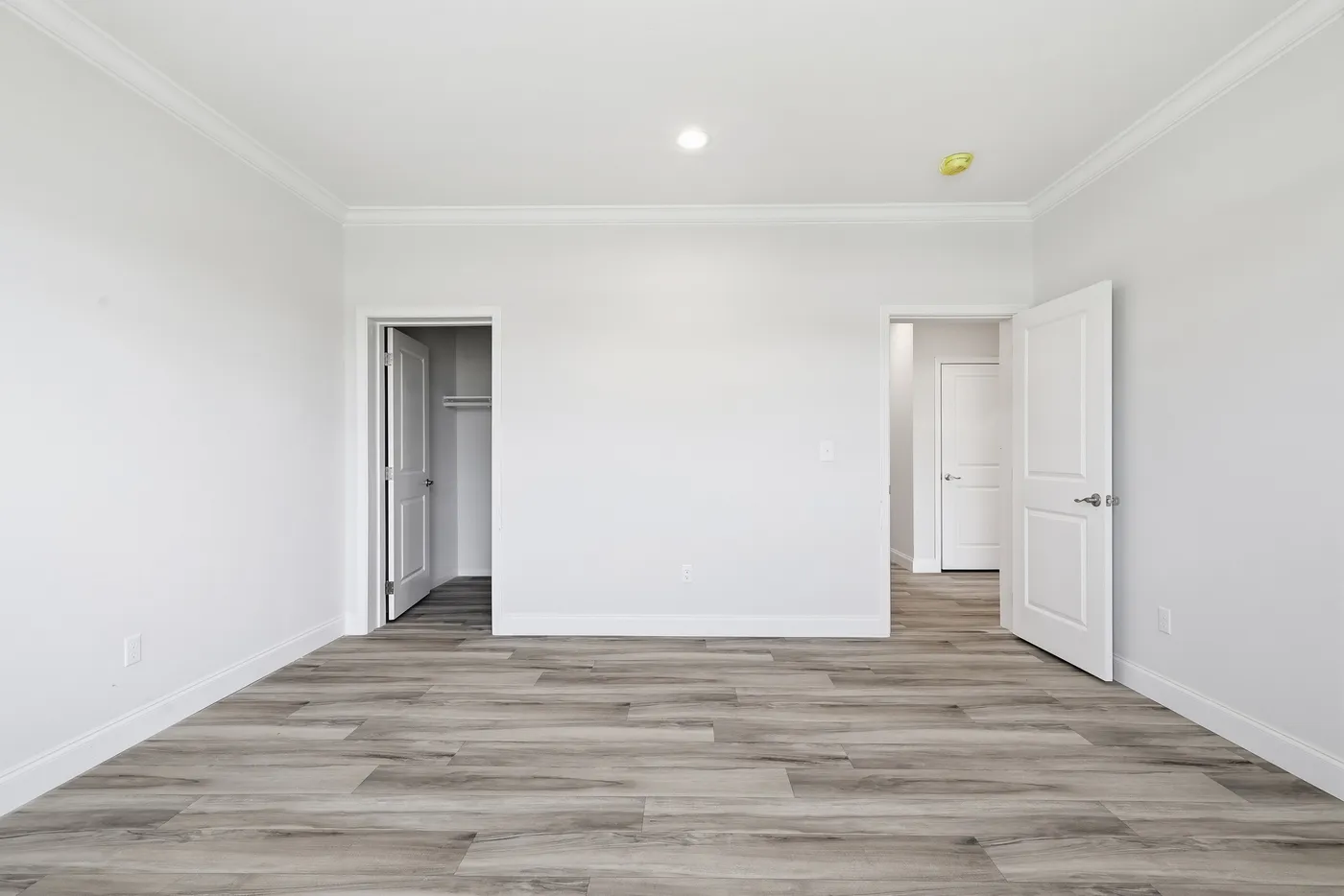 The THE SUMMIT Guest Bedroom. This Manufactured Mobile Home features 3 bedrooms and 2 baths.