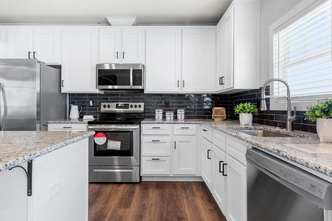 The EL CAPITAN Kitchen. This Manufactured Mobile Home features 3 bedrooms and 2 baths.