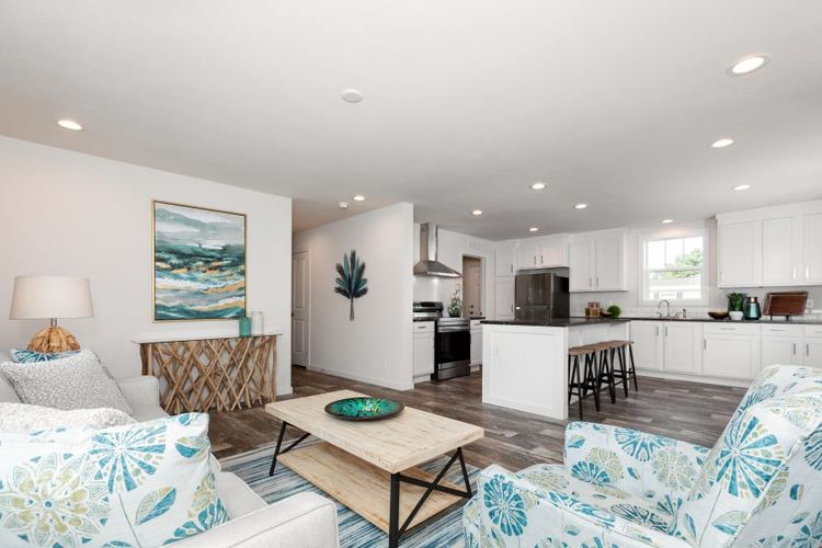 The HORIZON/4428-MS057 SECT Living Room. This Manufactured Mobile Home features 3 bedrooms and 2 baths.