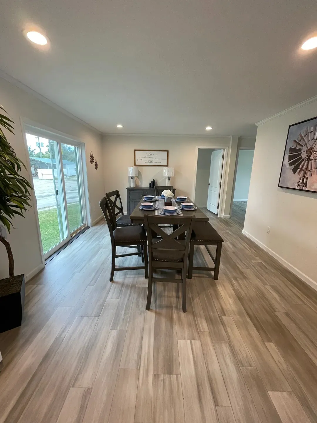 The MOONSTONE Dining Area. This Manufactured Mobile Home features 3 bedrooms and 2 baths.