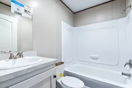 The SELECT 16723B Guest Bathroom. This Manufactured Mobile Home features 3 bedrooms and 2 baths.