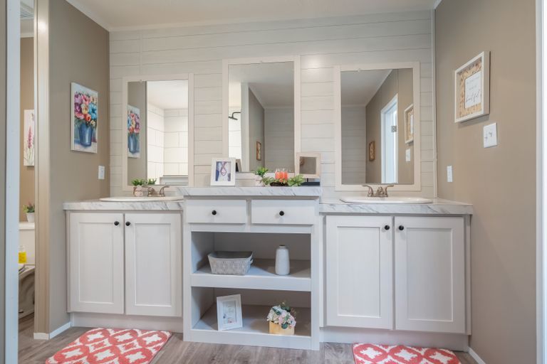 The ISLAND BREEZE Primary Bathroom. This Manufactured Mobile Home features 3 bedrooms and 2 baths.