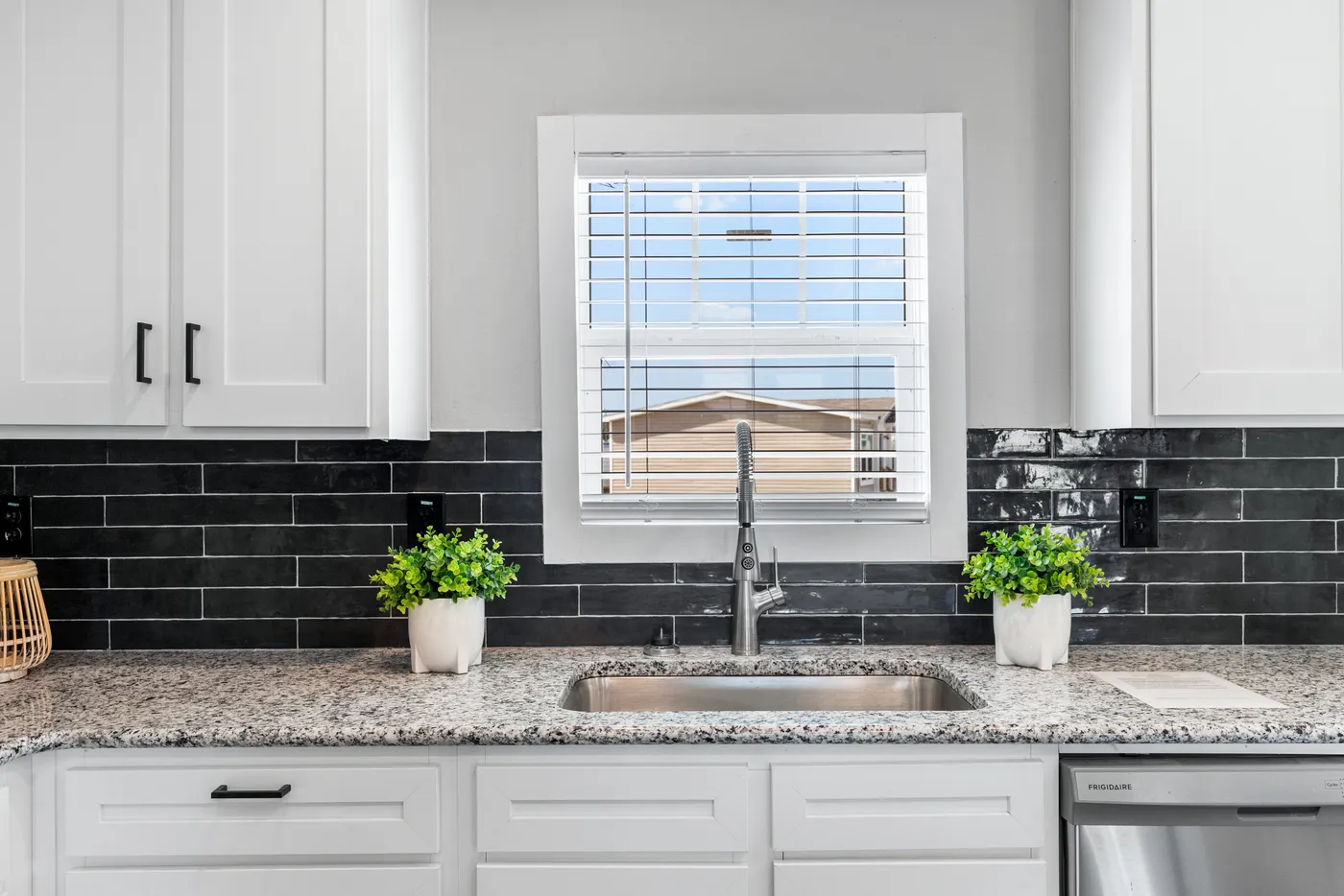 The EL CAPITAN Kitchen. This Manufactured Mobile Home features 3 bedrooms and 2 baths.