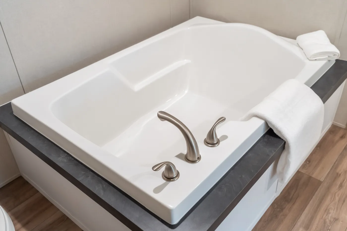 The VISTA Primary Bathroom. This Manufactured Mobile Home features 3 bedrooms and 2 baths.