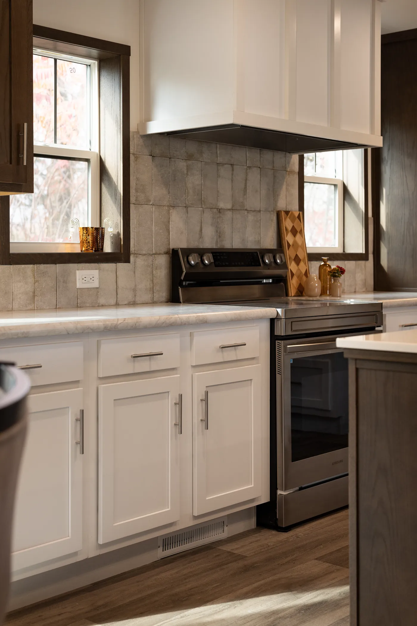 The LEGEND 78 Kitchen. This Manufactured Mobile Home features 3 bedrooms and 2 baths.