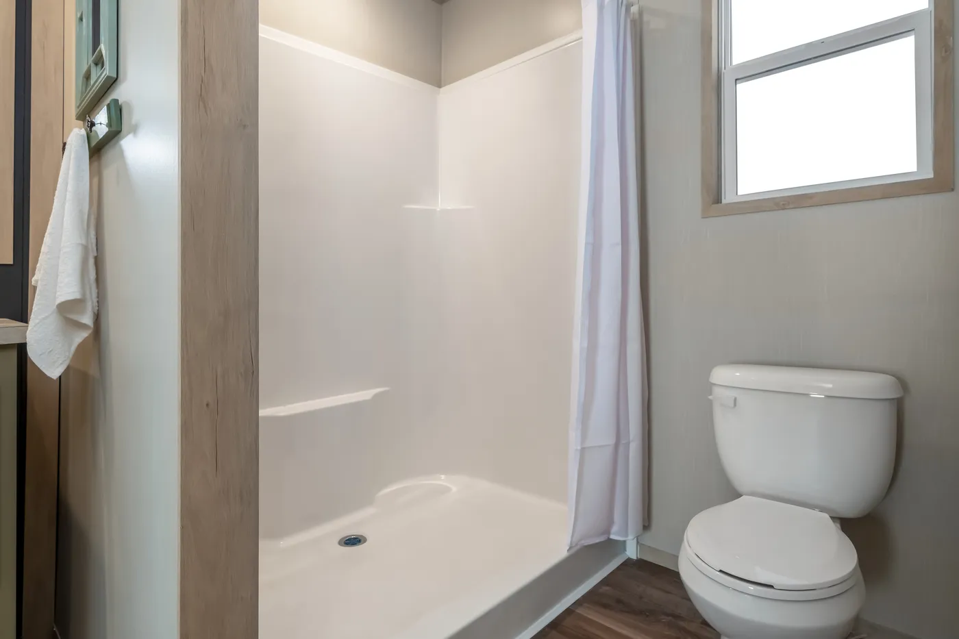 The DESOTO Primary Bathroom. This Manufactured Mobile Home features 3 bedrooms and 2 baths.