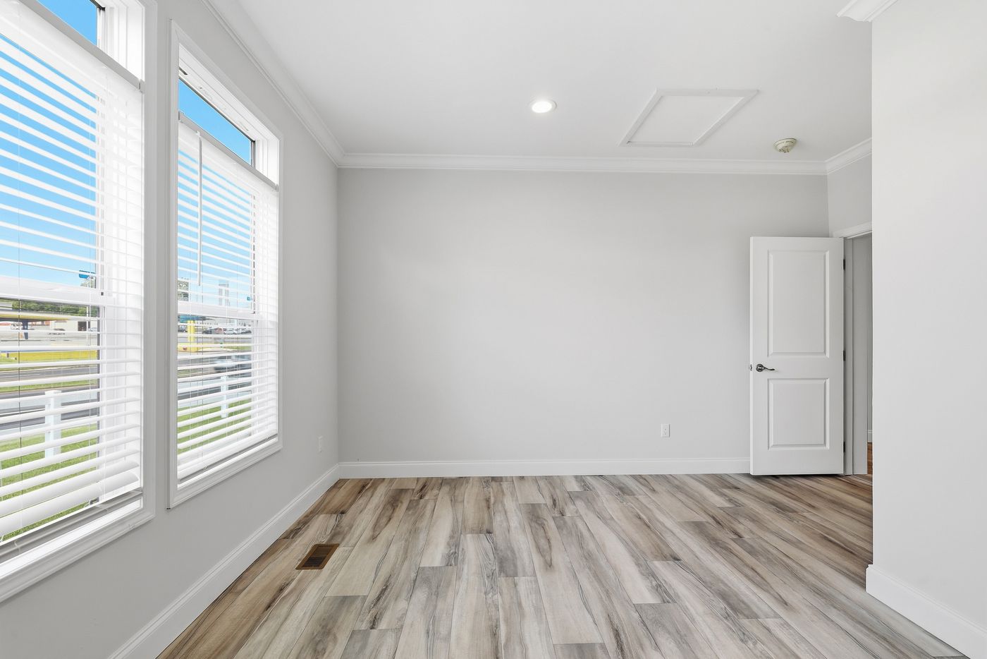 The THE SUMMIT Guest Bedroom. This Manufactured Mobile Home features 3 bedrooms and 2 baths.