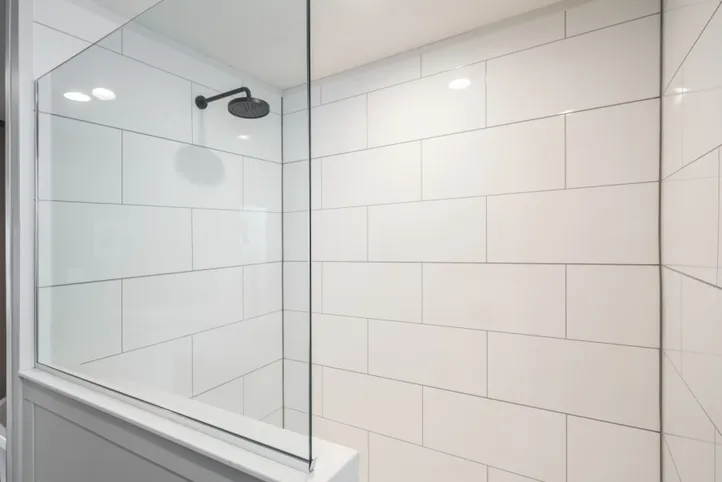The FARMHOUSE BREEZE 72 Primary Bathroom. This Manufactured Mobile Home features 4 bedrooms and 2 baths.