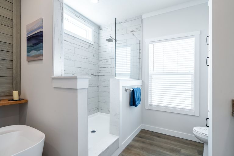 The 3459 HUD 64X28 CAROLINA Primary Bathroom. This Manufactured Mobile Home features 3 bedrooms and 2 baths.