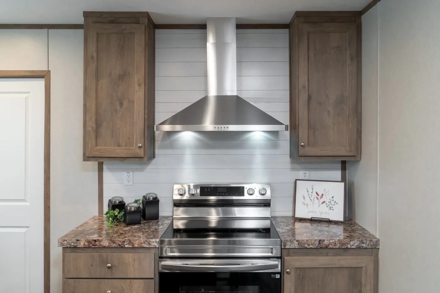 The BELLA VISTA Exterior. This Manufactured Mobile Home features 3 bedrooms and 2 baths.