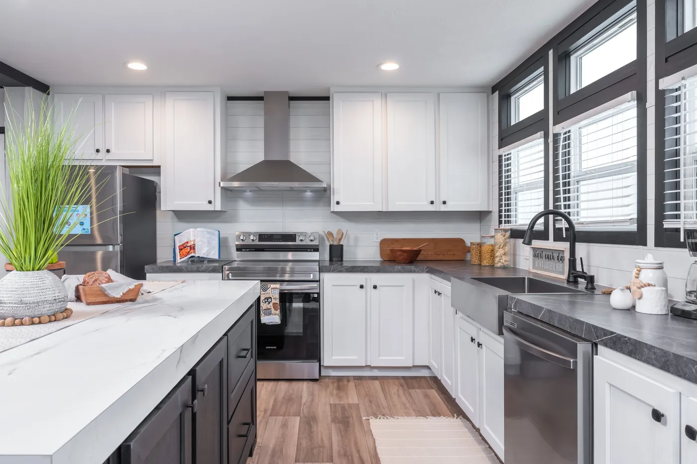 The ABSOLUTE VALUE Kitchen. This Manufactured Mobile Home features 4 bedrooms and 2 baths.