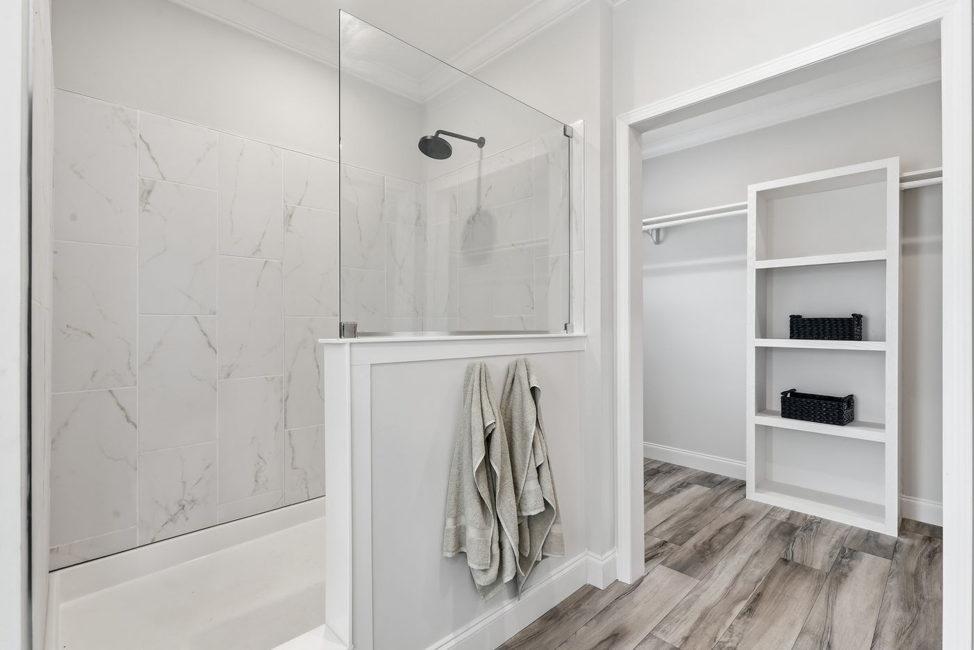 The THE SUMMIT Primary Bathroom. This Manufactured Mobile Home features 3 bedrooms and 2 baths.
