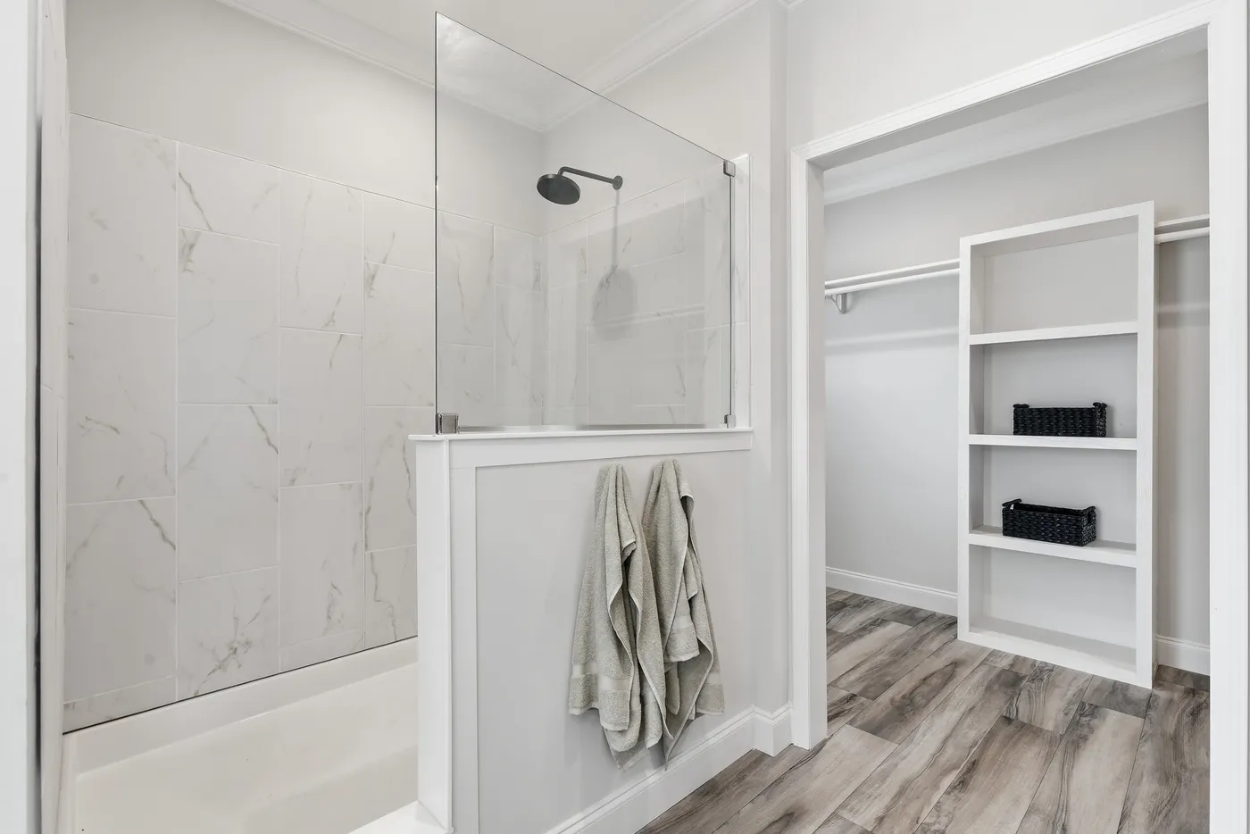 The THE SUMMIT Primary Bathroom. This Manufactured Mobile Home features 3 bedrooms and 2 baths.