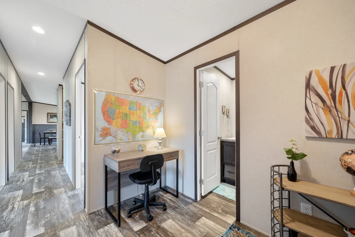 The GARNET Flex. This Manufactured Mobile Home features 3 bedrooms and 2 baths.