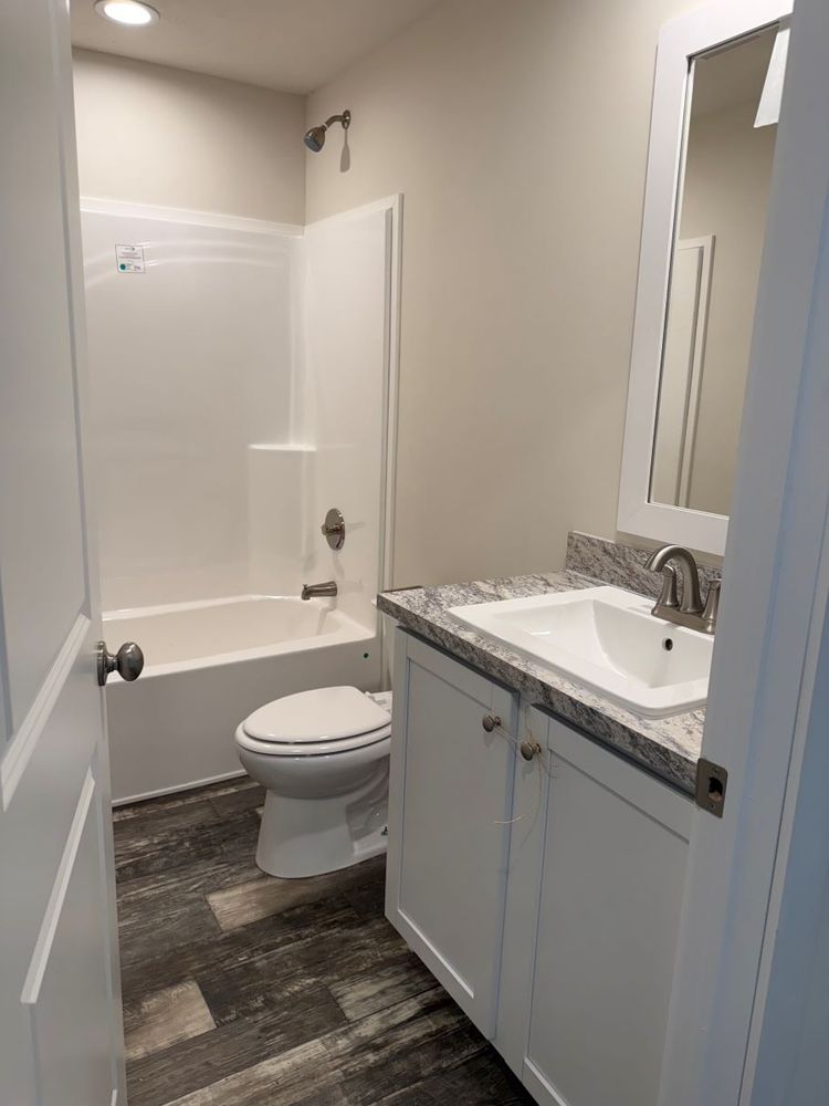The ECLIPSE/6028-MS063 Guest Bathroom. This Manufactured Mobile Home features 3 bedrooms and 2 baths.