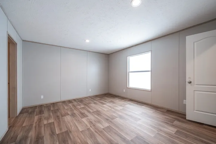 The MOROCCO Exterior. This Manufactured Mobile Home features 4 bedrooms and 2 baths.