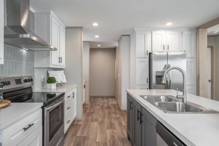 The MOROCCO Exterior. This Manufactured Mobile Home features 4 bedrooms and 2 baths.