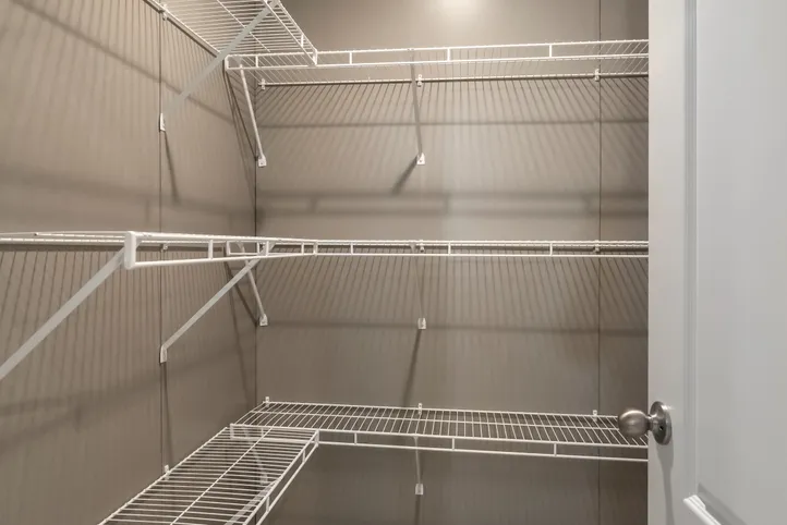 The CASCADE Kitchen. This Manufactured Mobile Home features 4 bedrooms and 2 baths.